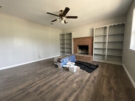 680 Cherry Creek Ln in Canton, TX - Building Photo