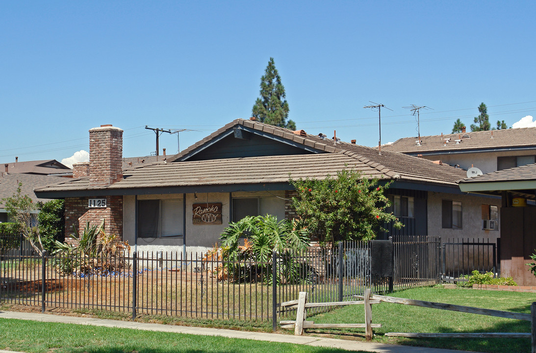 1125 9th St in Corona, CA - Building Photo