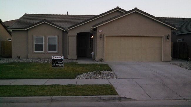 property at 1513 Greenwich Dr