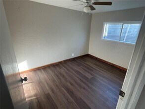 1742 Neptune Dr in Clinton, OK - Building Photo - Building Photo