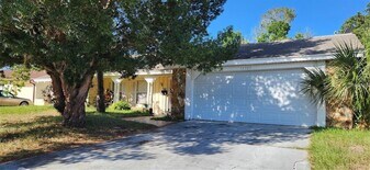 12303 Partridge Hill Row in Hudson, FL - Building Photo