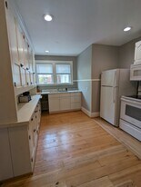 519 Carson St, Unit Upper in Chippewa Falls, WI - Building Photo