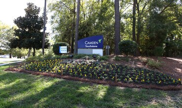 Camden Touchstone in Charlotte, NC - Building Photo - Building Photo
