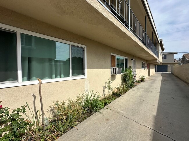 6543 Hannon St in Bell Gardens, CA - Building Photo - Building Photo