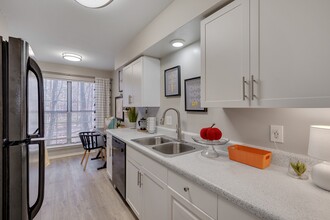 Trailwood Crossing Apartments in Raleigh, NC - Building Photo - Building Photo