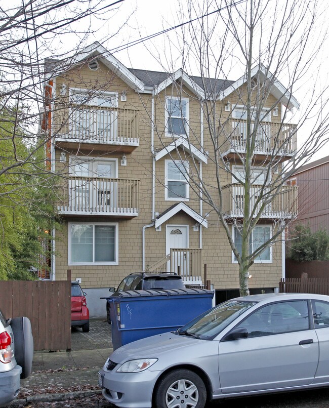 417 NE Ravenna Blvd in Seattle, WA - Foto de edificio - Building Photo