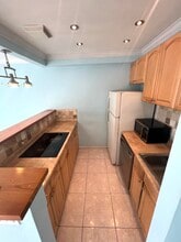 467 Golden Isles Dr, Unit Envoy North Condo in Hallandale Beach, FL - Building Photo - Building Photo