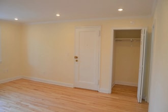 50 Alton Pl, Unit 1 in Brookline, MA - Building Photo - Building Photo