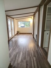 30235 Fairview Rd in Lebanon, OR - Building Photo - Building Photo