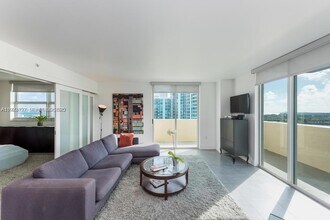 90 Alton Rd, Unit 1502 in Miami Beach, FL - Foto de edificio - Building Photo