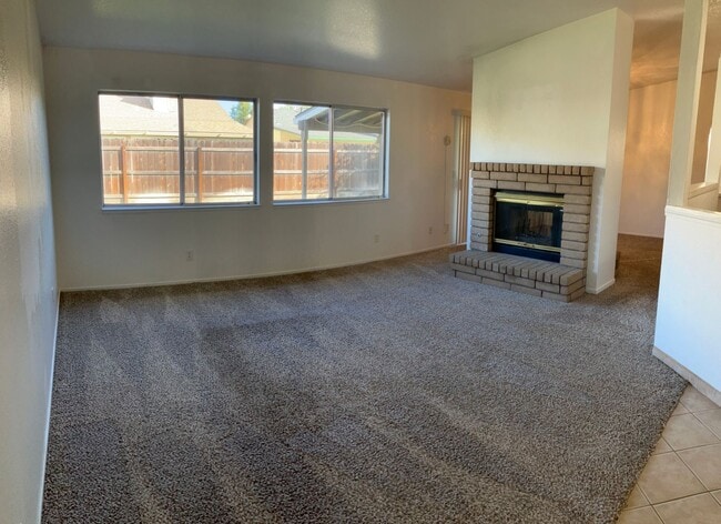 3813 Saguaro Cir in Modesto, CA - Building Photo - Building Photo