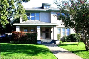Prairie House in Dallas, TX - Building Photo