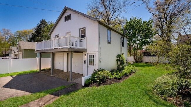 18 Mercer Ave