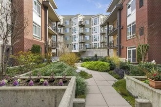 Merrill Gardens at Kirkland in Kirkland, WA - Foto de edificio - Building Photo