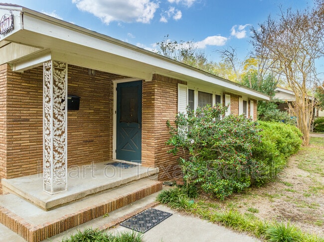3300 Adeline Dr in Waco, TX - Building Photo - Building Photo