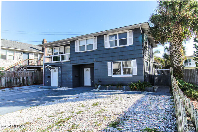 215 Margaret St in Neptune Beach, FL - Building Photo - Building Photo