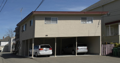 2243 Pacific Ave in Alameda, CA - Foto de edificio - Building Photo