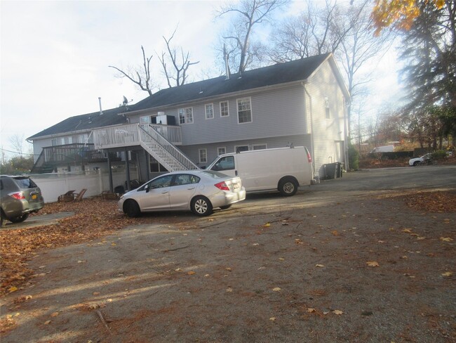 310 Old Nyack Turnpike in Spring Valley, NY - Building Photo - Building Photo