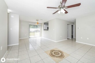 975 Derbyshire Dr in Kissimmee, FL - Building Photo - Building Photo