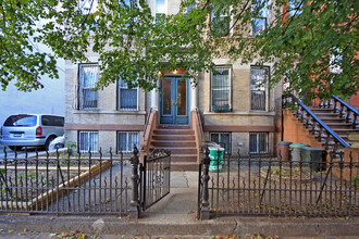 352 11th St in Brooklyn, NY - Building Photo - Building Photo