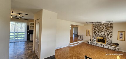 222 Frances Ln in Barrington, IL - Building Photo - Building Photo