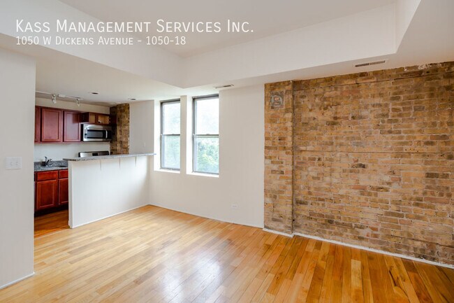 1050 W Dickens Ave in Chicago, IL - Building Photo - Building Photo