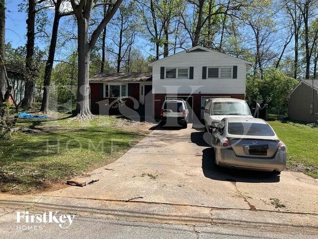 property at 2459 Rockknoll Dr