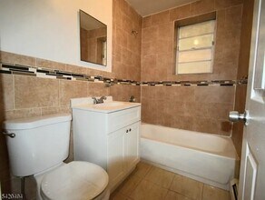 58 Underwood St, Unit B6 in Newark, NJ - Building Photo - Building Photo