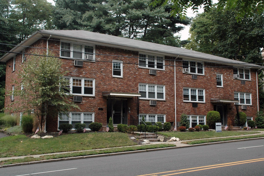 155 Franklin Ave in Belleville, NJ - Building Photo