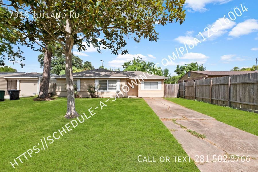 7918 Jutland Rd in Houston, TX - Building Photo