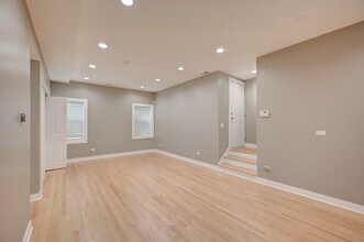 1430 N Maplewood Ave, Unit 101 in Chicago, IL - Building Photo - Building Photo
