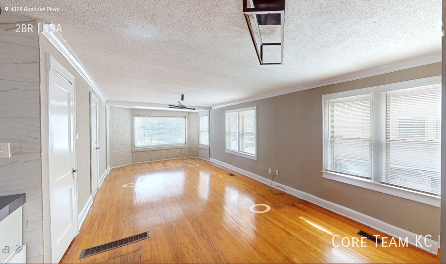 4329 Roanoke Pkwy in Kansas City, MO - Foto de edificio