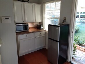 3010 Tioga Way in Sacramento, CA - Building Photo - Building Photo