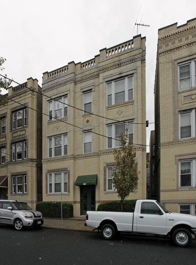 432 Wayne St in Jersey City, NJ - Building Photo - Building Photo