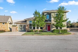 710 Arrow Point Dr in Cedar Park, TX - Foto de edificio - Building Photo