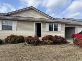 1517 Fair Park Cir in Mountain Home, AR - Building Photo