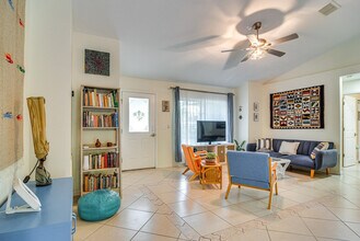 7100 6th Ave N in St. Petersburg, FL - Building Photo - Building Photo