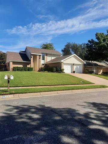 207 Country Ln in Euless, TX - Building Photo