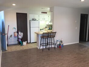 10102 N Fairview Rd, Unit Apartment #2 in Spokane, WA - Building Photo - Building Photo