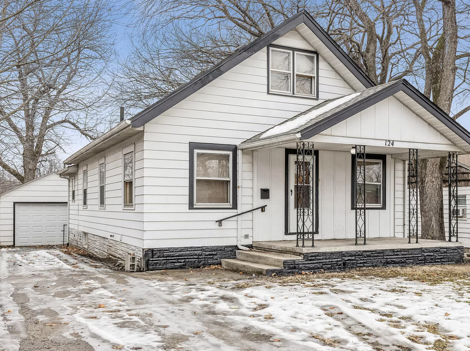 124 N Franklin Ave in Ames, IA - Building Photo