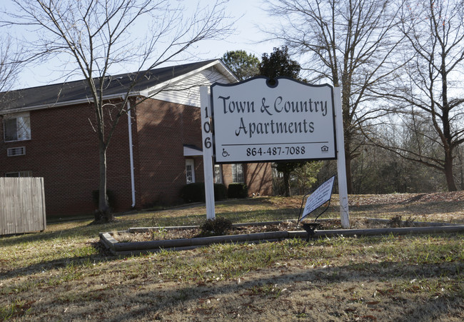 Town and Country Apartments in Gaffney, SC - Building Photo - Building Photo