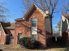 5560 Blossom Ln in Memphis, TN - Building Photo