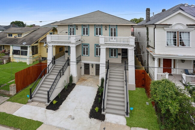 property at 2105 General Taylor