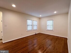 10159 Sutherland Rd in Silver Spring, MD - Building Photo - Building Photo