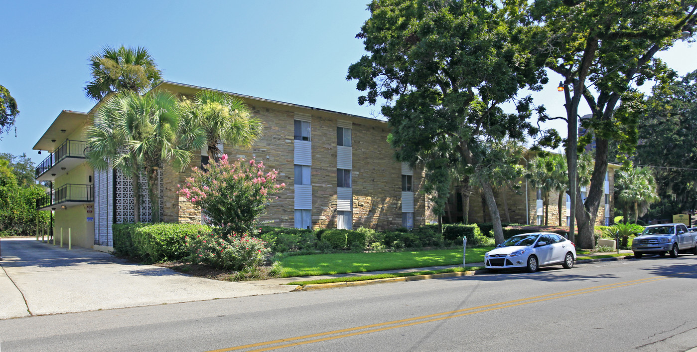 Jefferson Arms Apartments in Tallahassee, FL - Foto de edificio