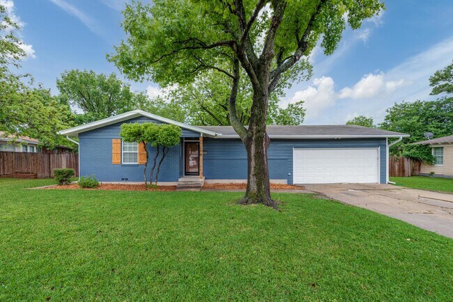 6708 Manor Dr in North Richland Hills, TX - Building Photo - Building Photo