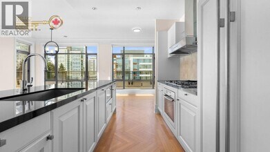 568 Waters Edge Crescent in West Vancouver, BC - Building Photo - Building Photo