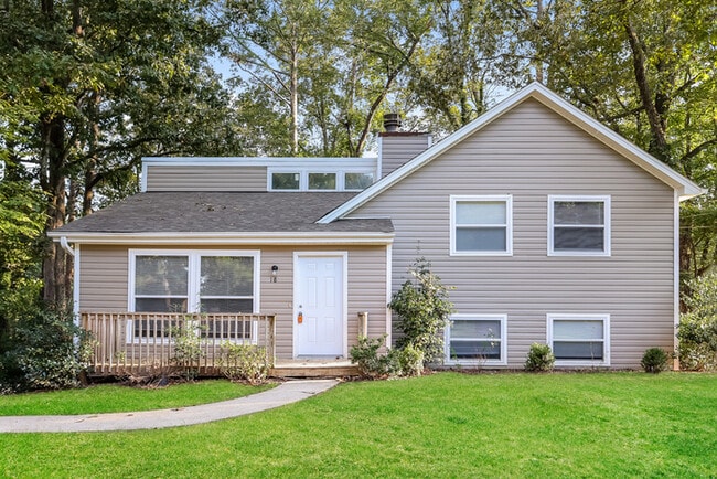 property at 18 Monte Verde Ln