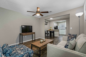 Villas at Deer Park Apartments in Lutz, FL - Foto de edificio - Building Photo