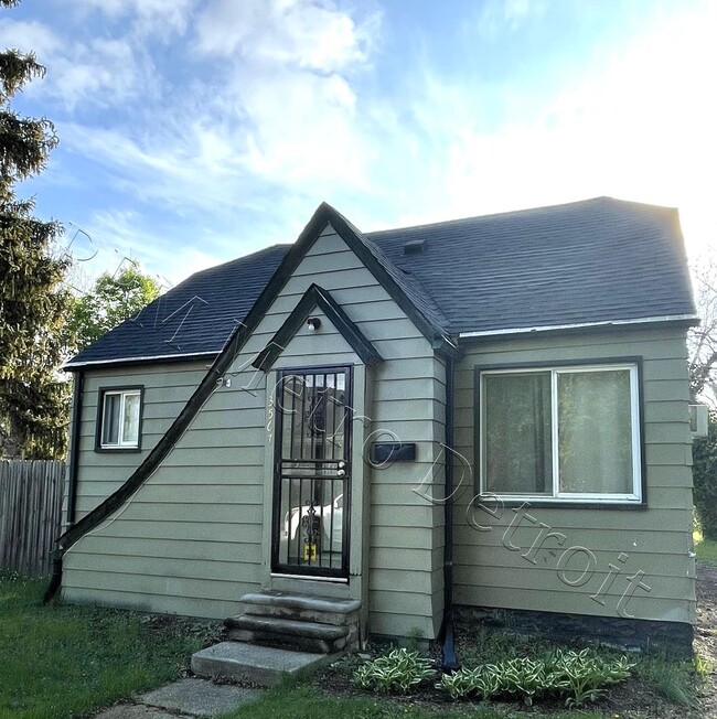 3567 Spruce St in Inkster, MI - Building Photo - Building Photo